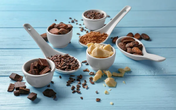 Composizione con prodotti di cacao — Foto Stock