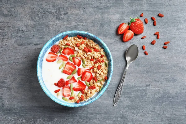 Farinha de aveia com bagas de goji — Fotografia de Stock