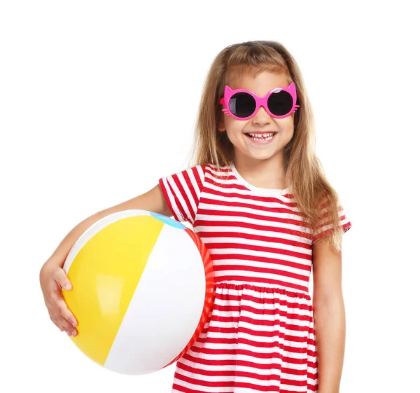 Menina adorável com bola inflável no fundo branco — Fotografia de Stock