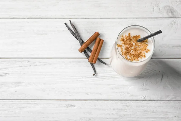 Batido de proteína de baunilha e canela — Fotografia de Stock