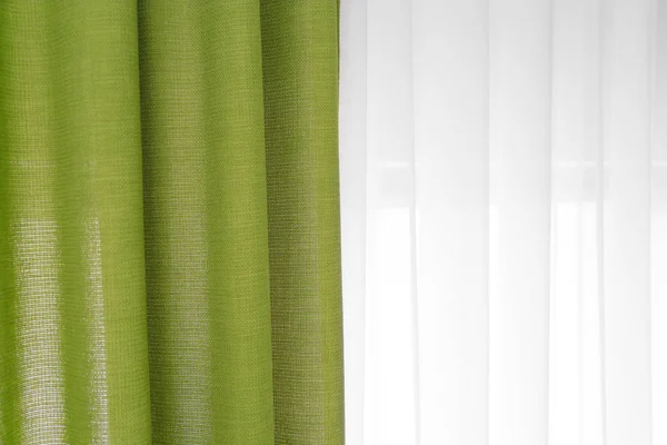 Krásné barevné záclony uvnitř, closeup — Stock fotografie