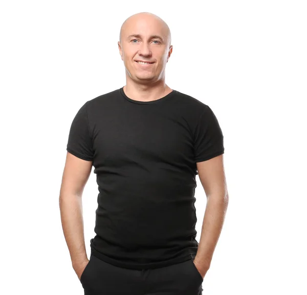 Φαλακρός άνδρας σε μαύρο t-shirt σε λευκό φόντο — Φωτογραφία Αρχείου