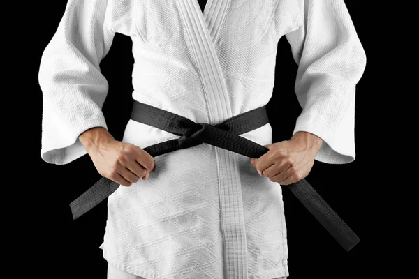 Manliga karate instruktör på mörk bakgrund — Stockfoto