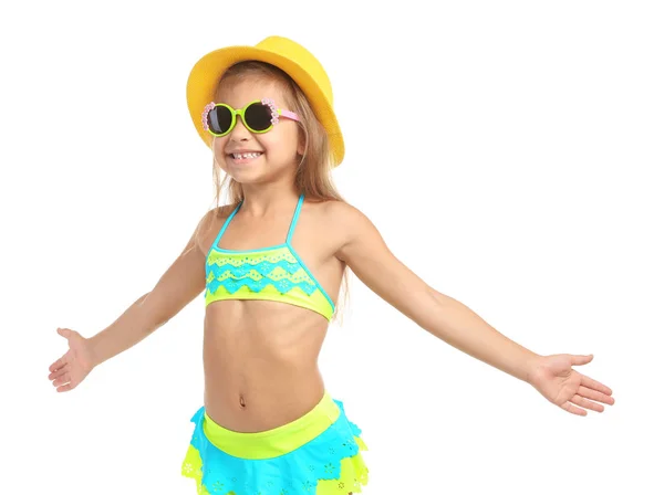 Entzückendes kleines Mädchen in Badeanzug und Hut auf weißem Hintergrund — Stockfoto
