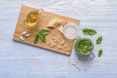 lezzetli fesleğen pesto sos