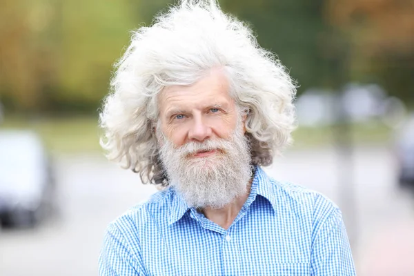 Mature Man Grey Hair Outdoors — Stock Photo, Image