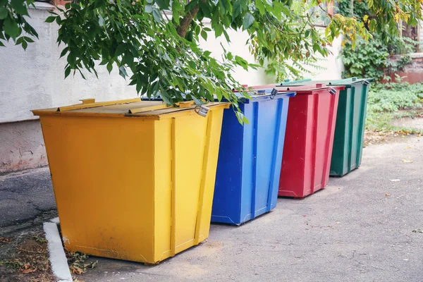 Depo gözleri açık havada geri dönüşüm