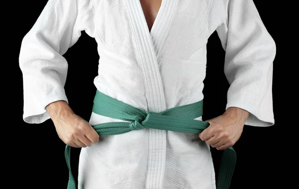 Karategi koyu arka plan üzerinde adam — Stok fotoğraf
