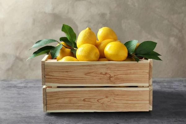 Limones frescos maduros —  Fotos de Stock