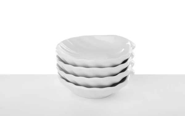 Cuencos de cerámica en blanco — Foto de Stock