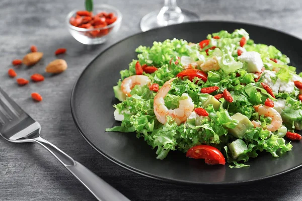 Délicieuse salade de baies de goji — Photo