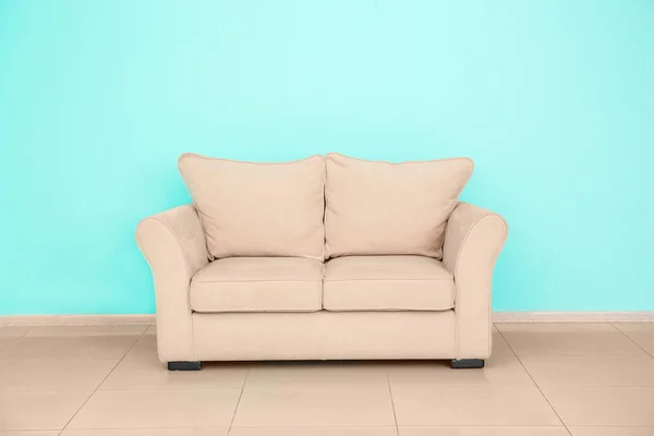 Bequemes modernes Sofa — Stockfoto