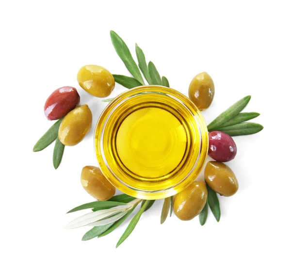 Miska szklana z oliwą z oliwek — Zdjęcie stockowe