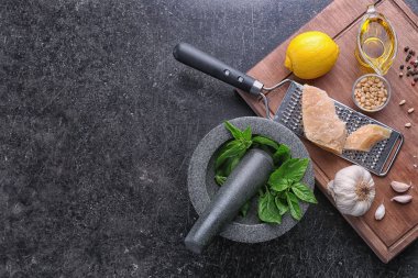 Fesleğen pesto sos için malzemeler 