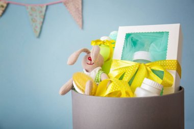 hediyeler ile karton kutu