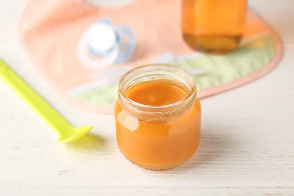 Vaso di cibo per bambini gustoso — Foto Stock