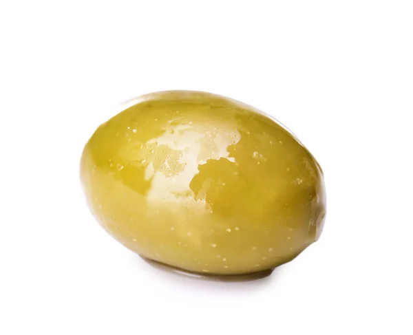 Gustose conserve di olive su sfondo bianco, da vicino — Foto Stock