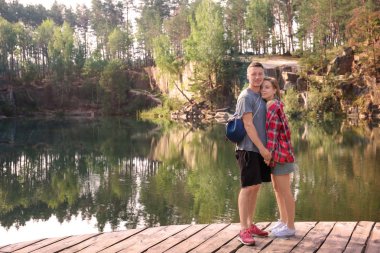 Açık havada vakit genç güzel Çift