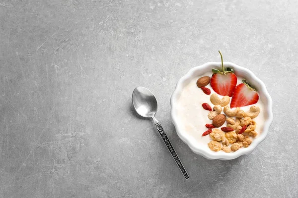 Goji ベリーとおいしい朝食 — ストック写真