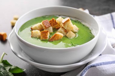 Lezzetli ıspanak çorbası