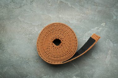 Kahverengi karate kemer 