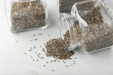 Chia tohum tablo ile jar