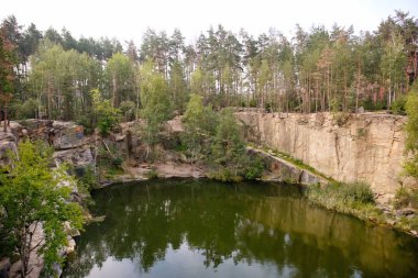 Göllü güzel bir manzara.