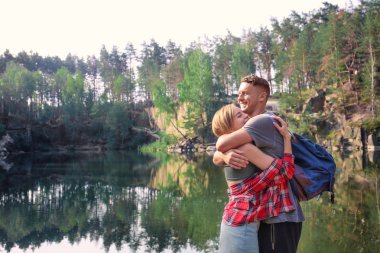 Açık havada vakit genç güzel Çift