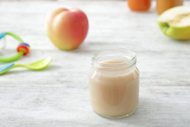 Kavanoz bebek maması ile  