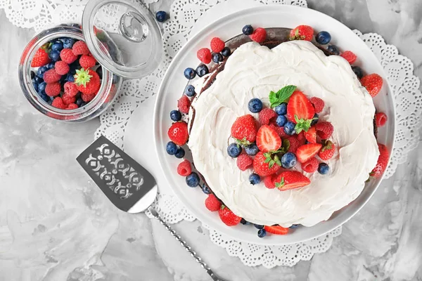 Meyveli çikolatalı kek. 