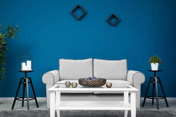 Sofa im Wohnzimmer — Stockfoto