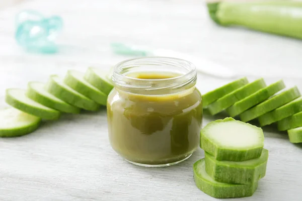 Tarro con comida para bebés — Foto de Stock