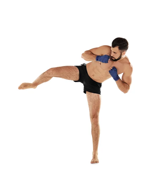 Mężczyzna kickboxer na tle — Zdjęcie stockowe