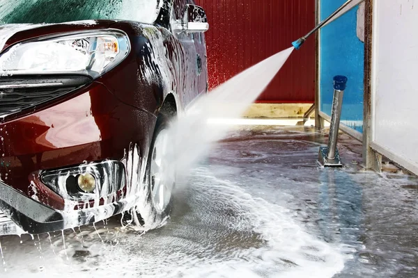 Curățarea mașinii cu apă de înaltă presiune — Fotografie, imagine de stoc
