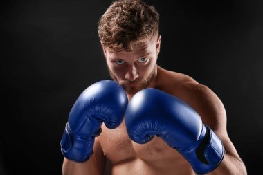 Arka plan üzerinde erkek boxer