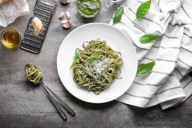 fesleğen pesto soslu makarna  