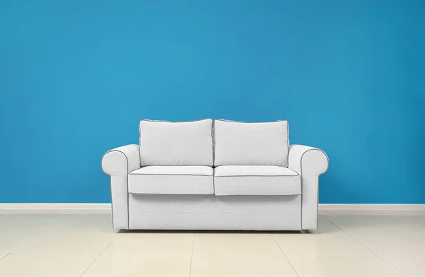 Bequemes modernes Sofa — Stockfoto