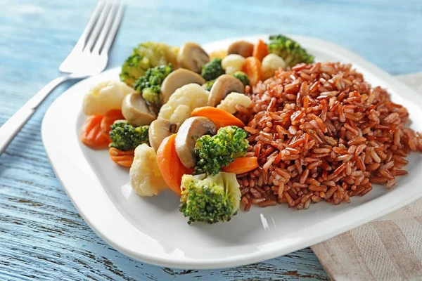 おいしい玄米と野菜 — ストック写真
