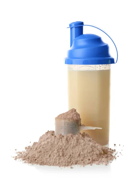 Botella con batido de proteínas y polvo sobre fondo blanco —  Fotos de Stock