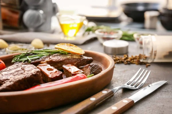 Lezzetli ızgara biftek