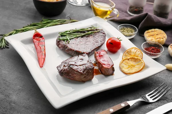 Delicious grilled steaks — Stock Photo, Image