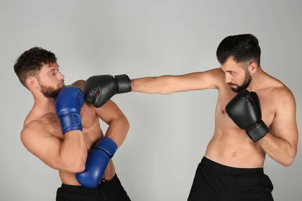 Male boxers fighting — Stock Photo, Image