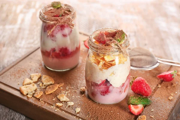 Smakelijke aardbei dessert — Stockfoto