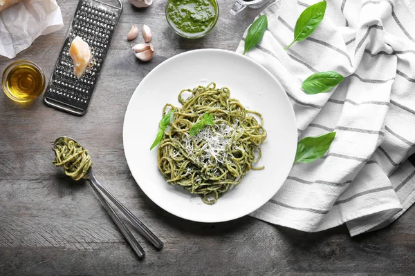 fesleğen pesto soslu makarna  