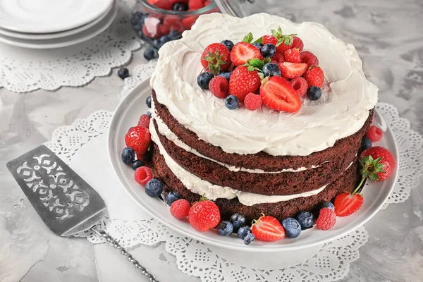 Meyveli çikolatalı kek. 