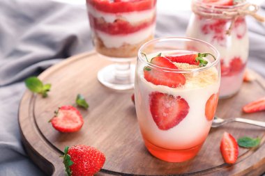 Lezzetli çilekli tatlı