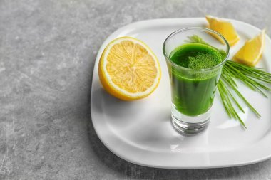 sağlıklı buğday çimen suyu