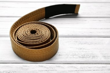 Kahverengi karate kemer 