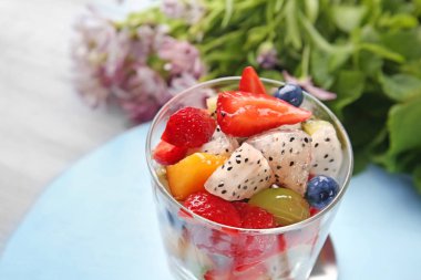 lezzetli meyve salatası 