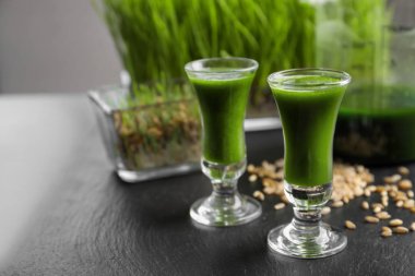 sağlıklı buğday çimen suyu